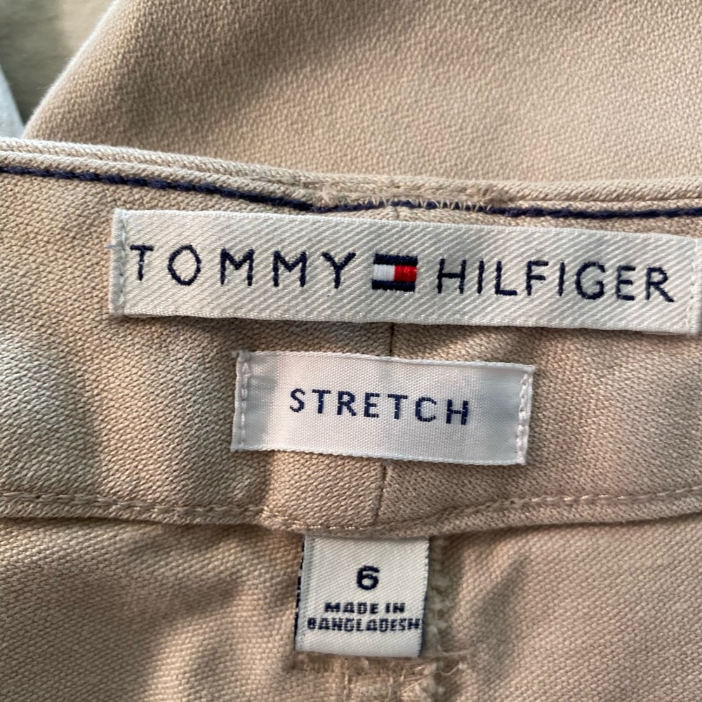 Tommy Hilfiger - Woman’s khaki color stretch crop pants, Size: 6 - Picture 8 of 9